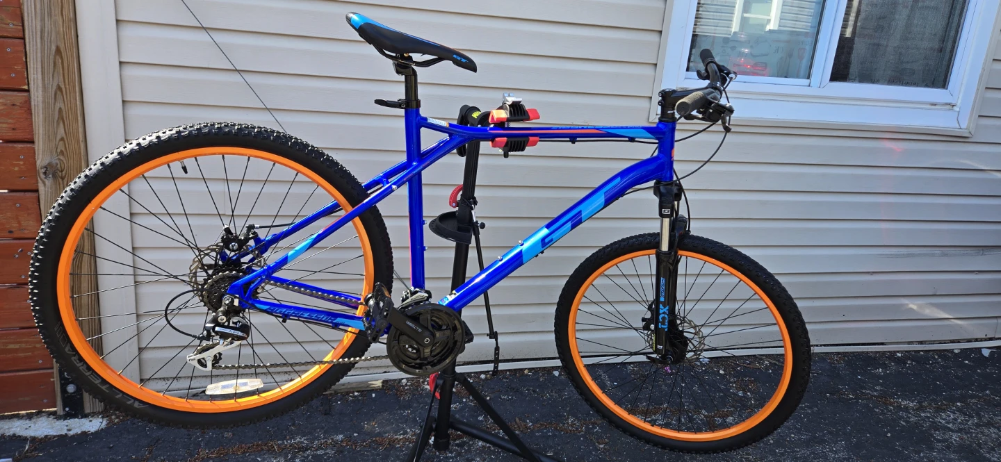 GT 6061 Aluminum Mountain Bike