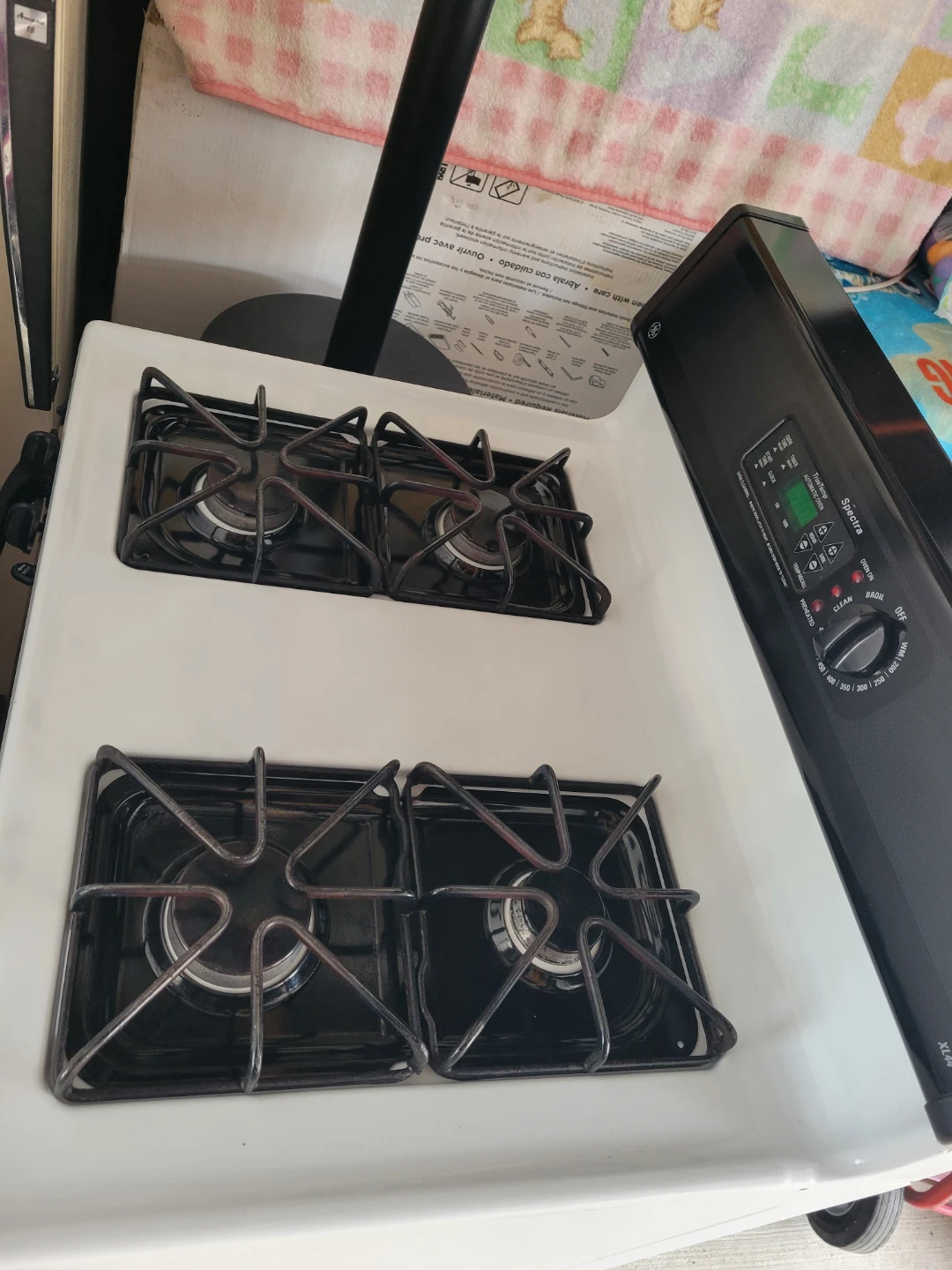 GE Spectra Electric Range with Self-Cleaning Oven