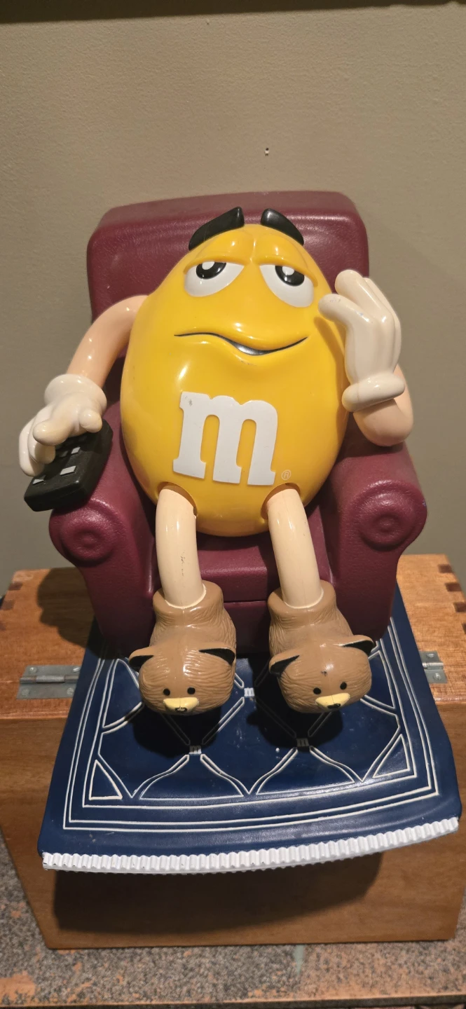 M&M's Yellow Character Lazy Boy Chair Figurine