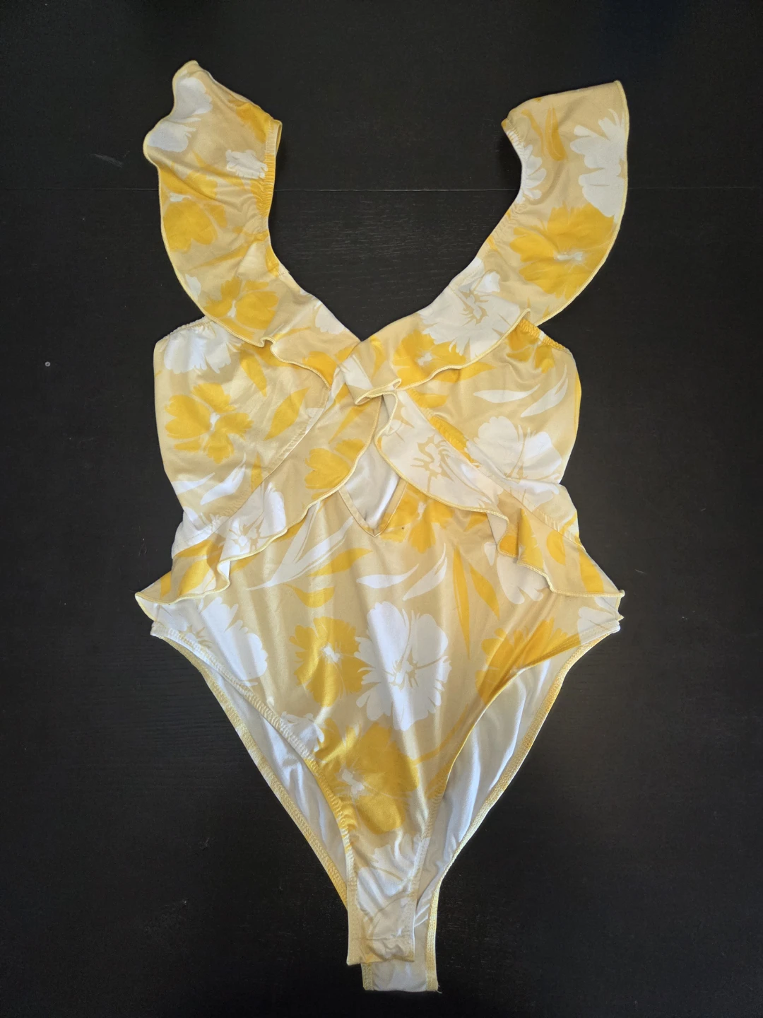 Yellow floral ruffle one-piece - photo 2