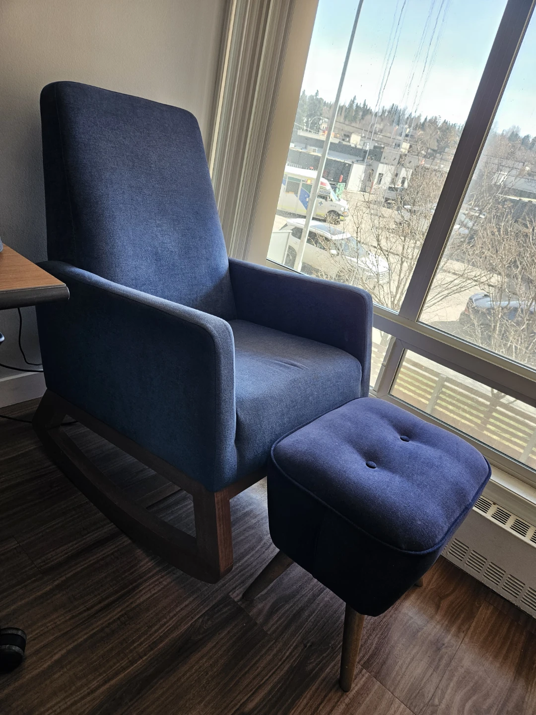 Rocking Chair with Ottoman