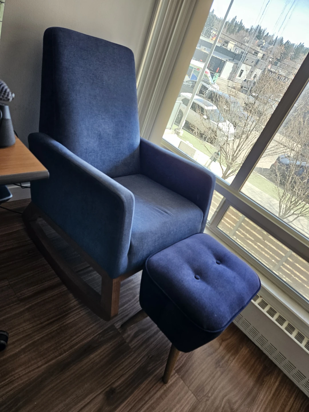 Rocking Chair with Ottoman - photo 2