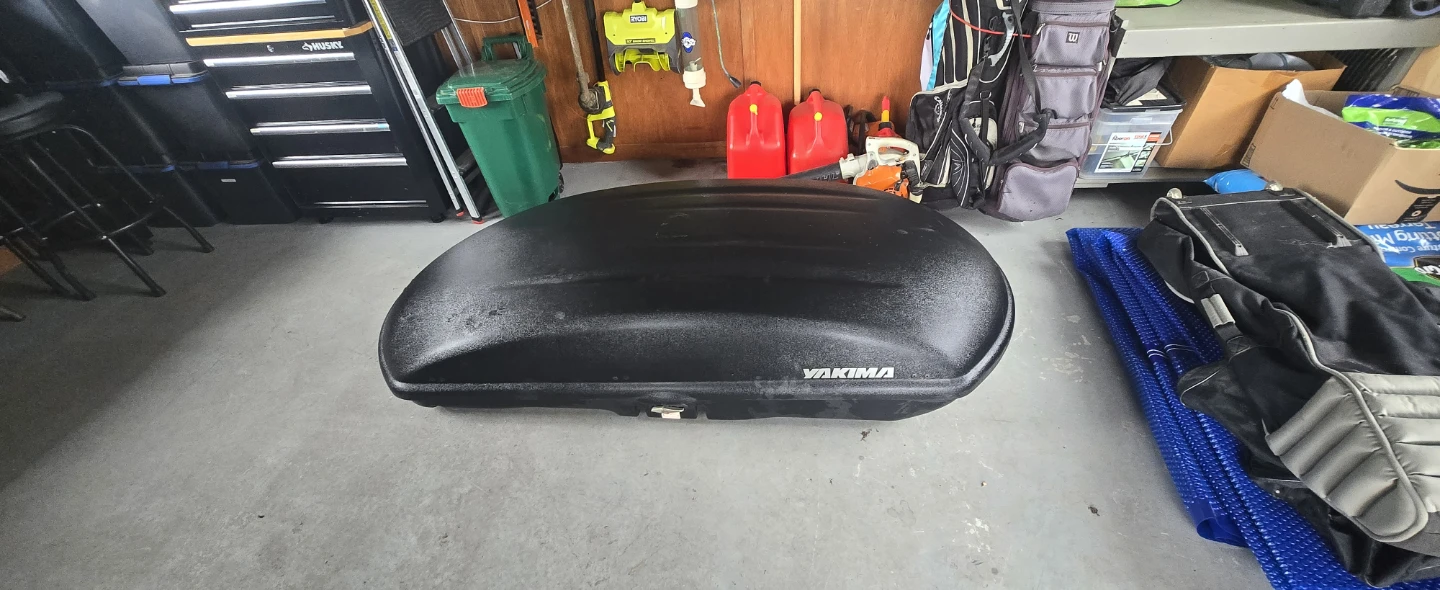 Yakima BlackTop 16 Cargo Box - Large Storage (2 Keys Included)