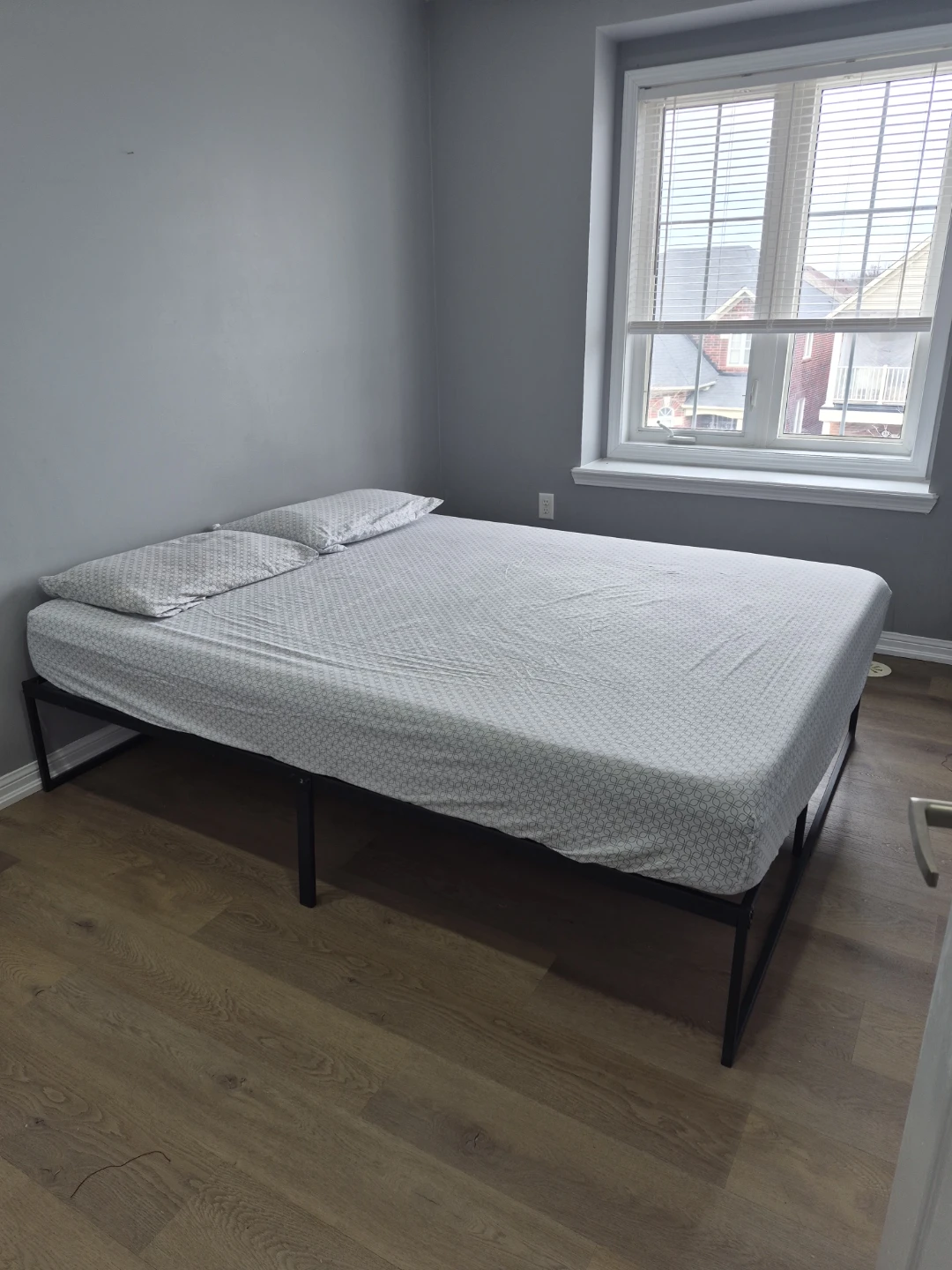 Queen Size Bed Frame with Mattress