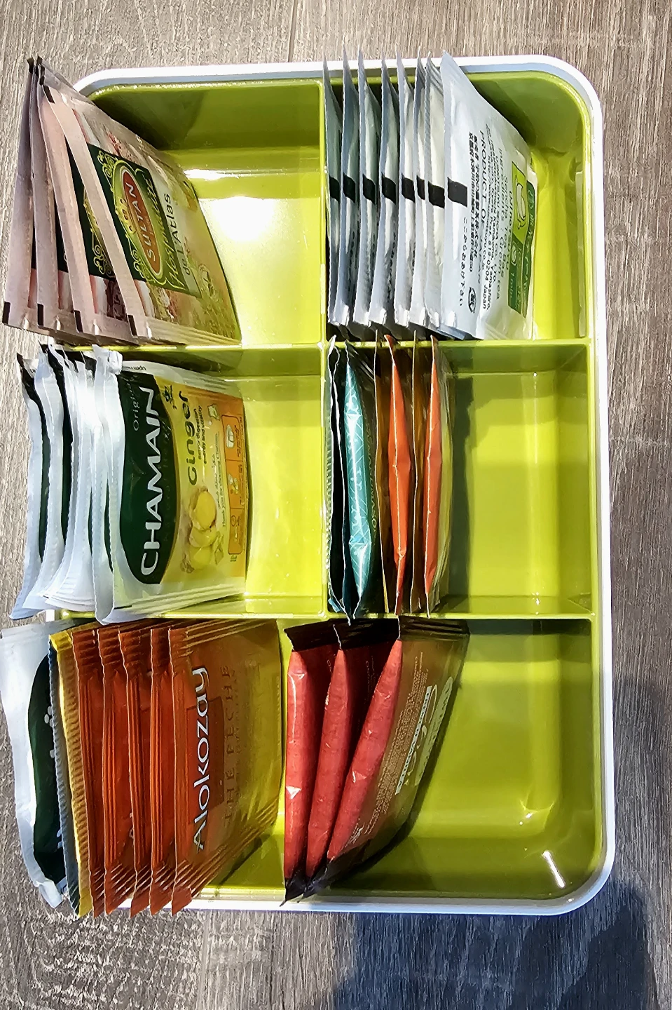 ♦️Moving Sale♦️ Joie Tea Box and Tea Bags