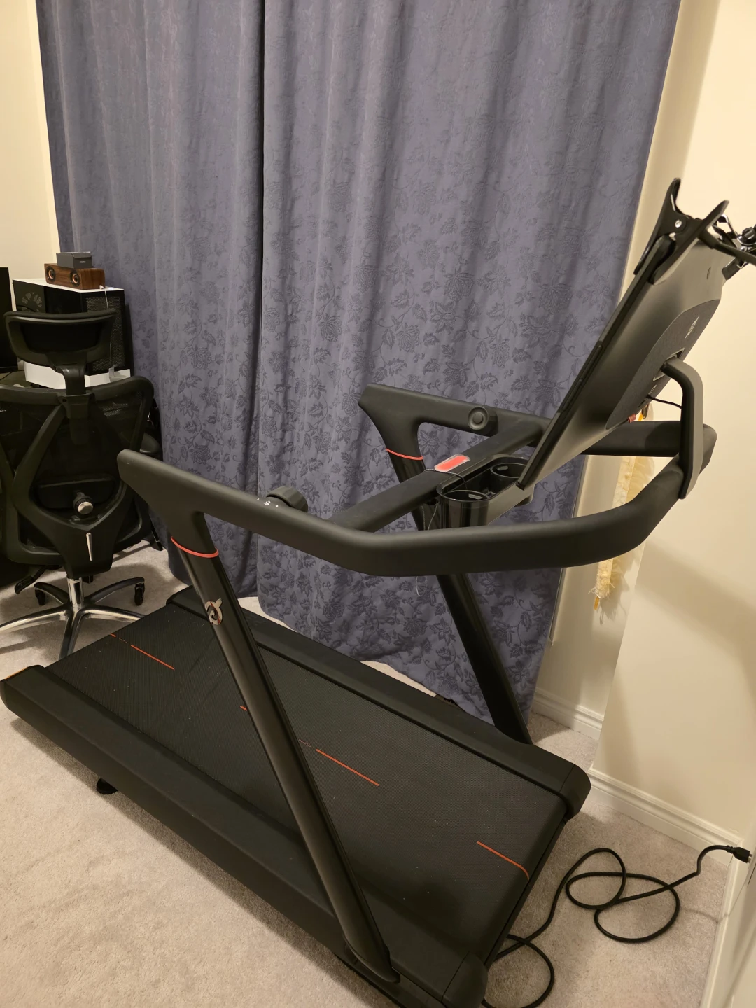 Peloton Treadmill PLTN-TTR01 - photo 2