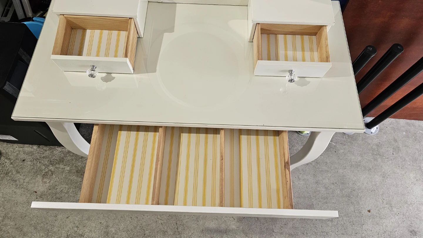Ikea dressing table with mirror - photo 4