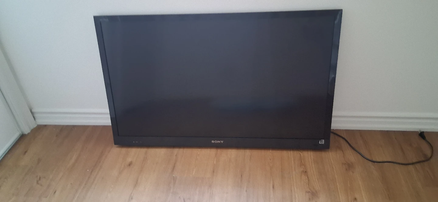 Sony BRAVIA Flat Screen TV - photo 2