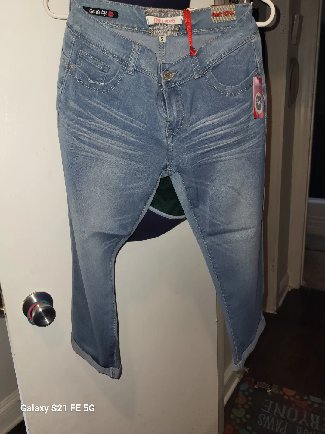 Hot Kiss Women's Light Wash Denim Capris - photo 2