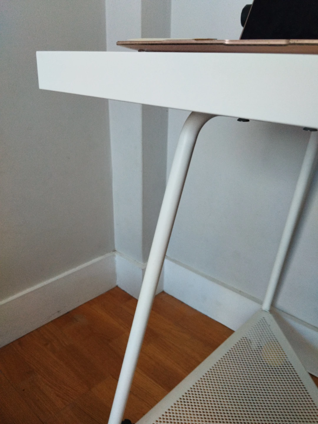 White IKEA Desk - photo 4