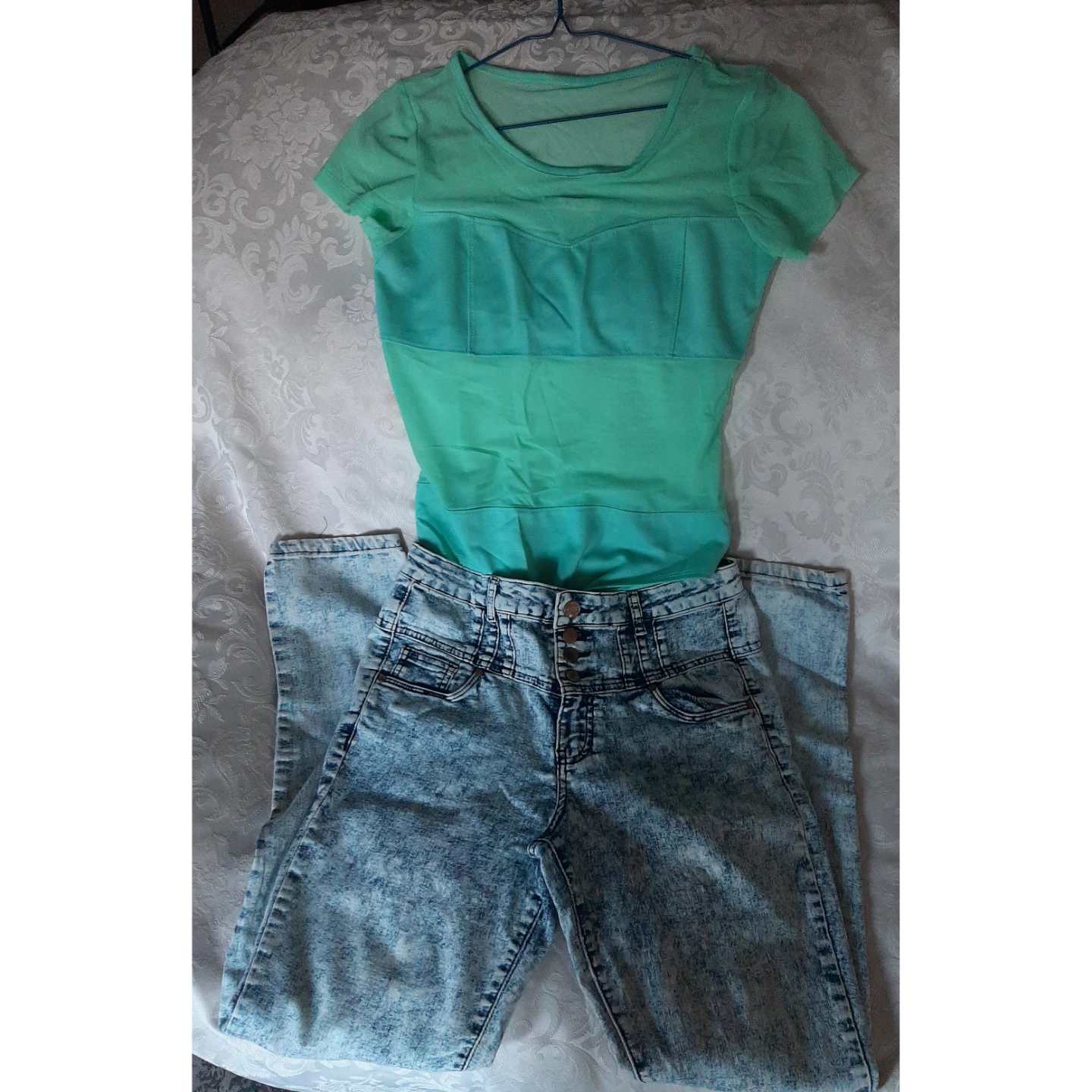 2pc Set Teal Mesh Short Sleeve Bodysuit With Acid Wash Jeans - photo 3
