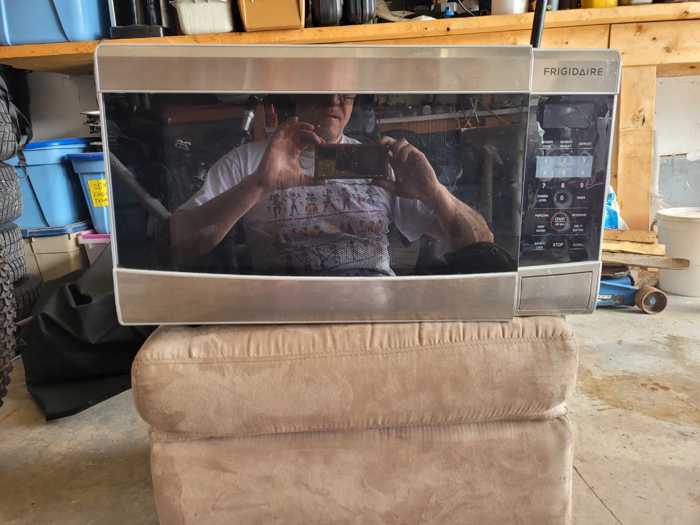 Frigidaire Microwave Model # CFCE1638LS