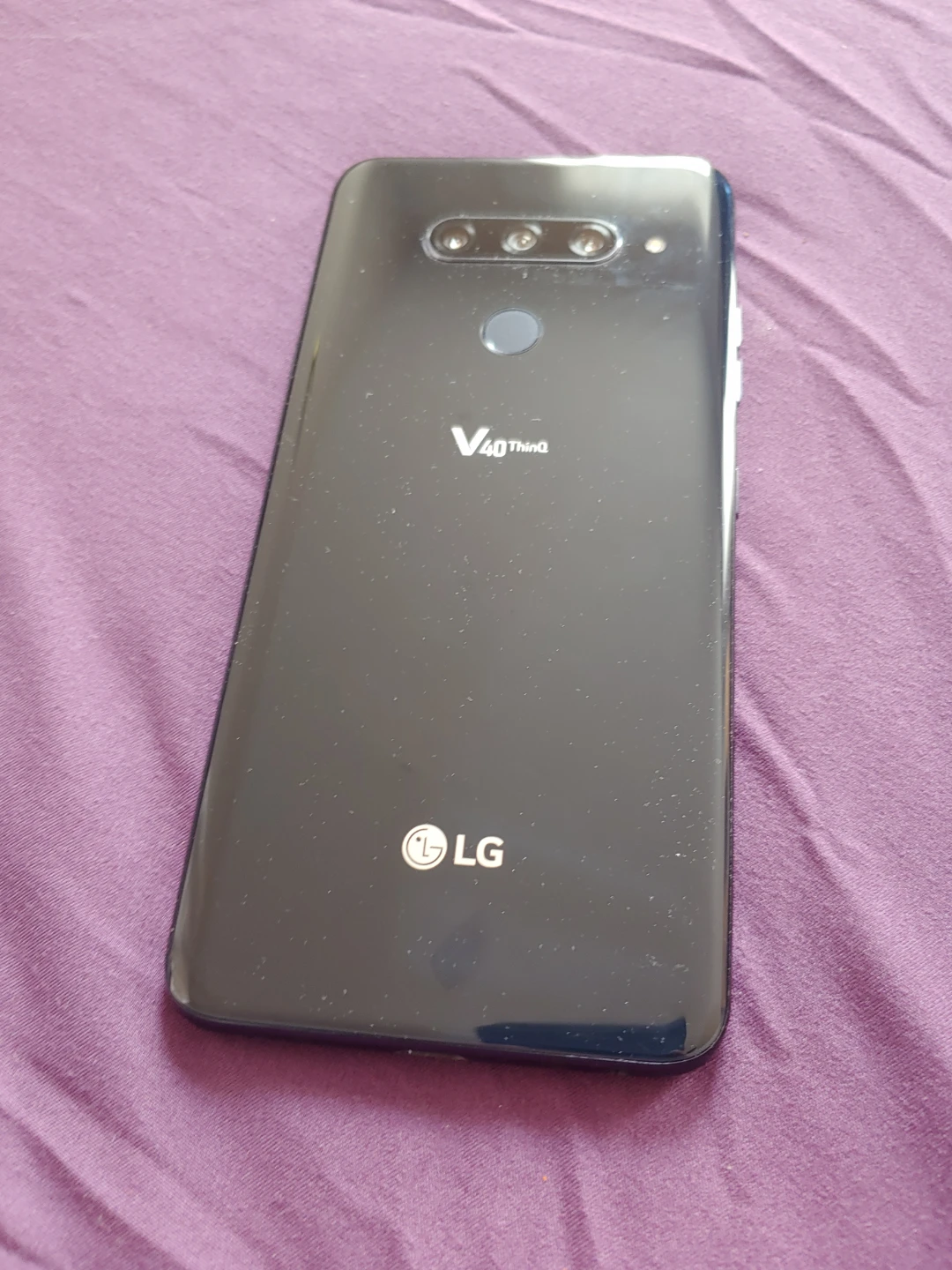 LG V40 ThinQ Smartphone - photo 2