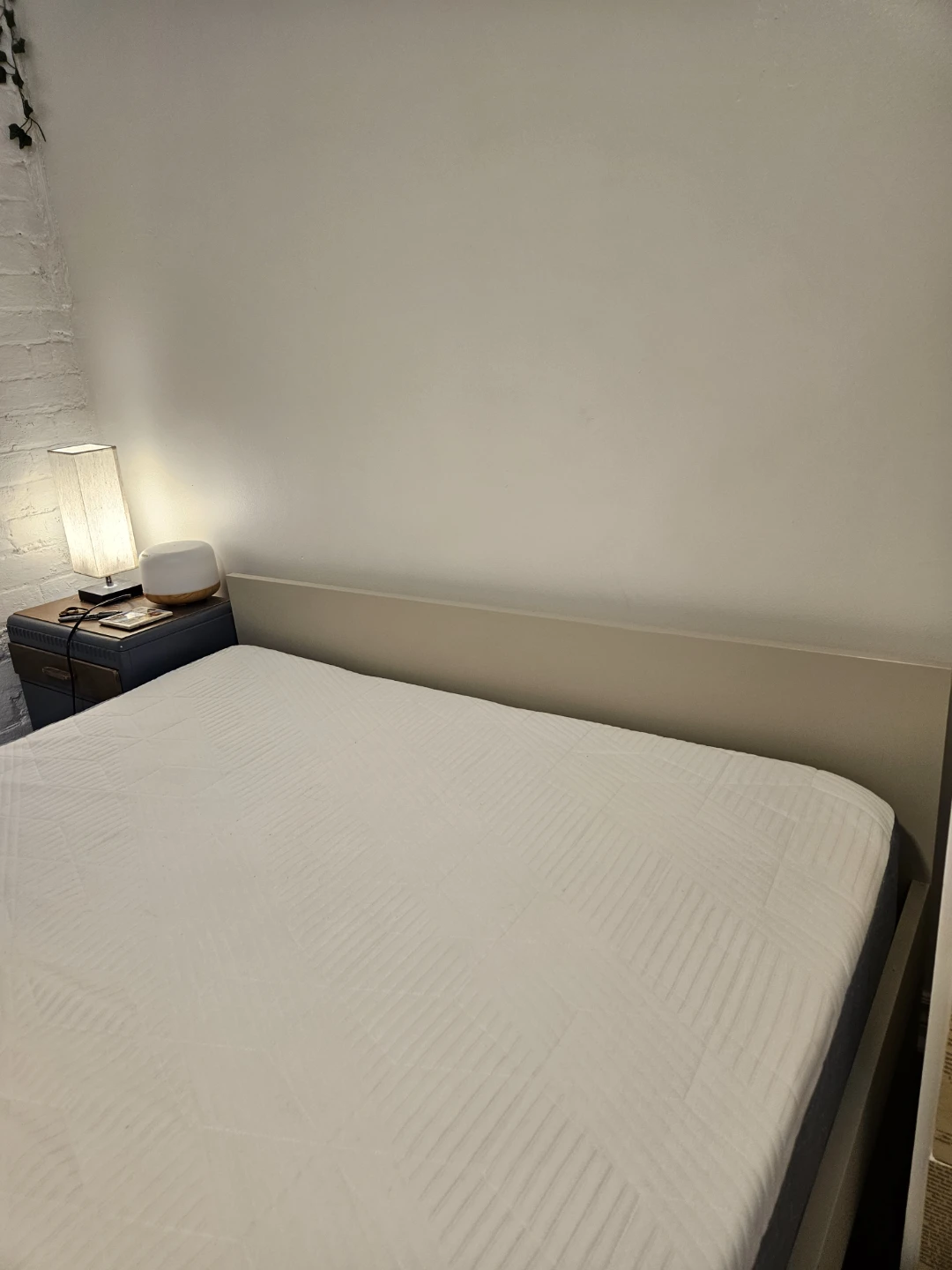 Cooling double Mattress and frame - photo 4