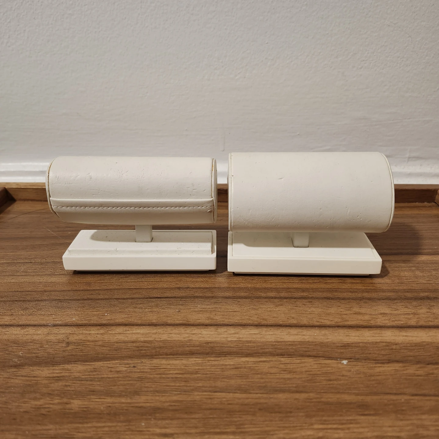 Set of 2 White Watch/Bracelet Display Stands - photo 2