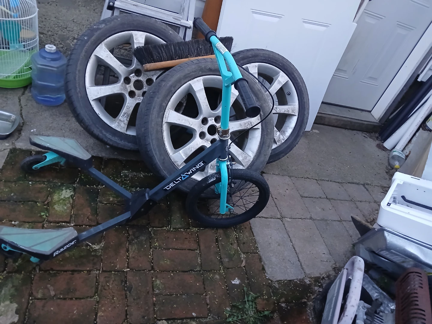 Razor DeltaWing Scooter - photo 2