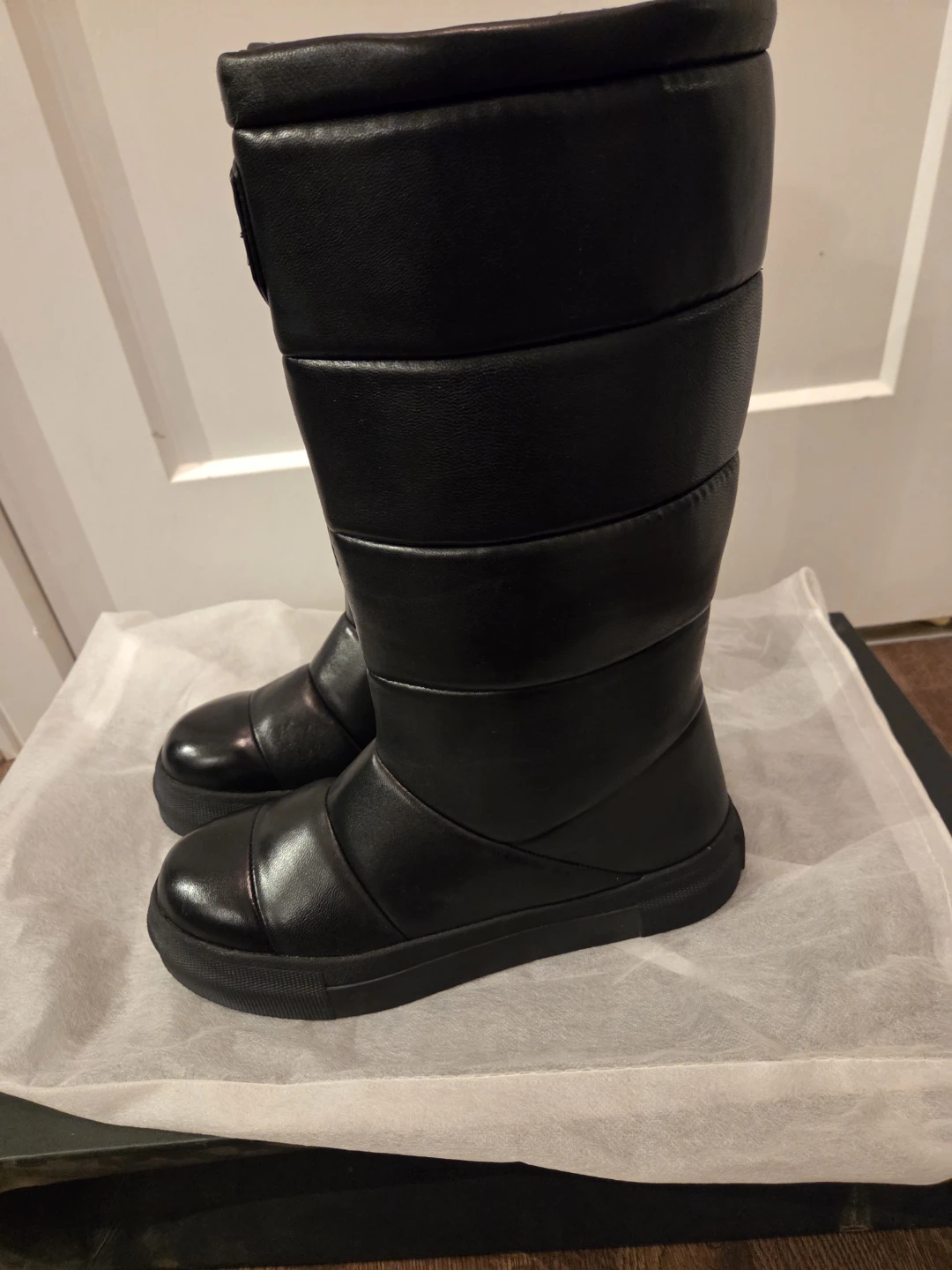 RUDSAK TEIGEN Black Puffer Boots - Size 41 - photo 4