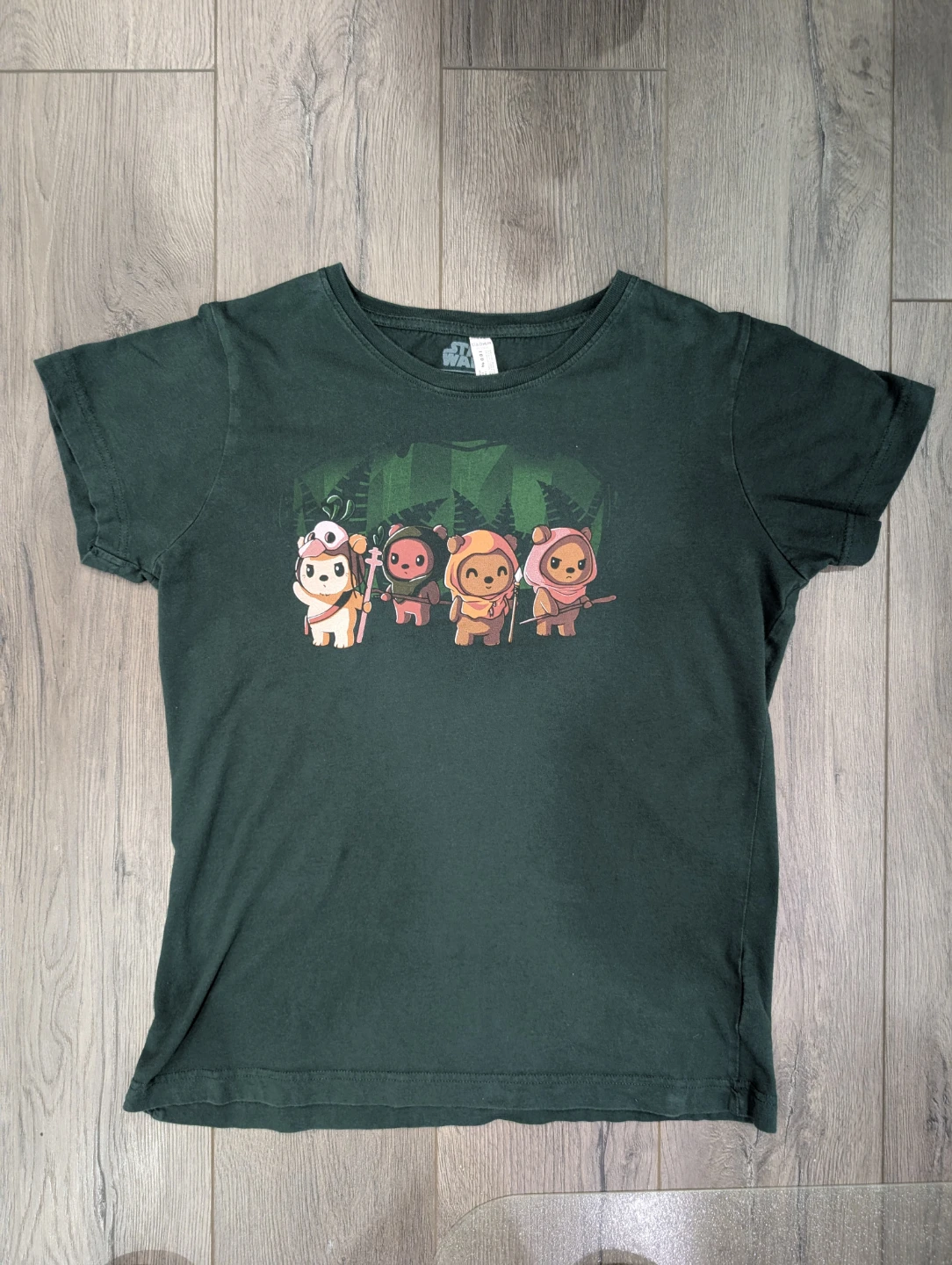 VGUC - Women's Star Wars Ewok TeeTurtle Shirt Size M