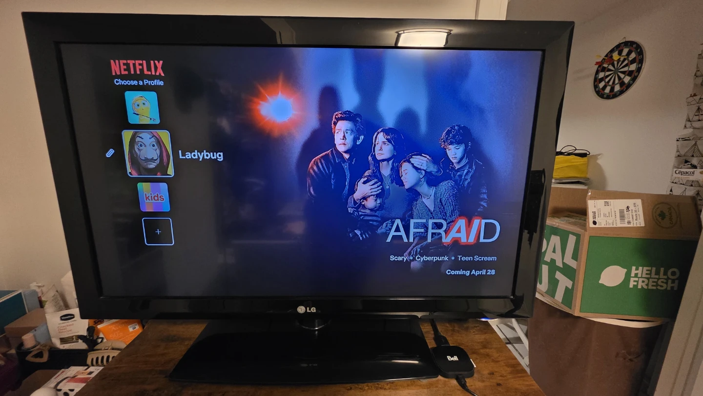 LG Television - not a smart tv - photo 2
