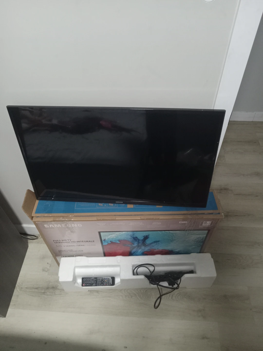 Samsung 32" Full HD Smart TV