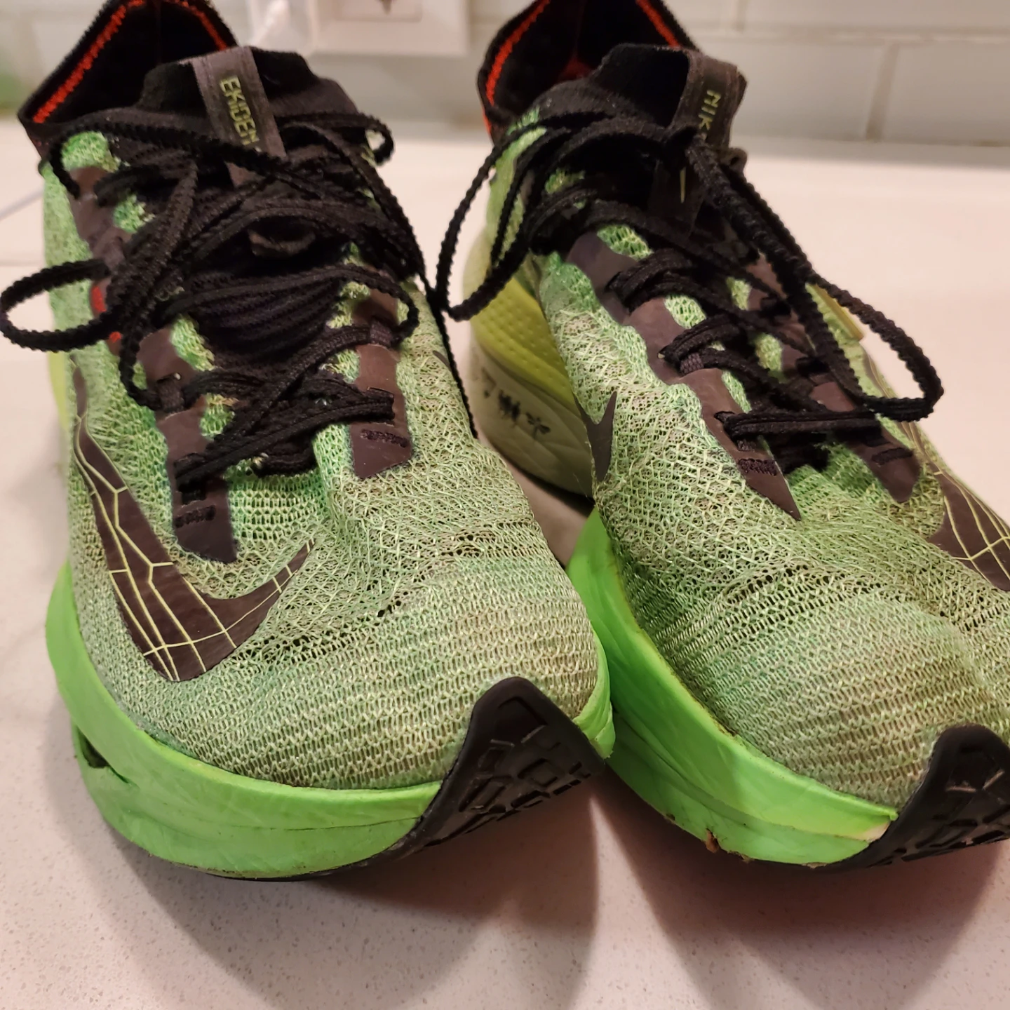 Nike ZoomX Invincible Run Flyknit 3 Running Shoes - photo 4
