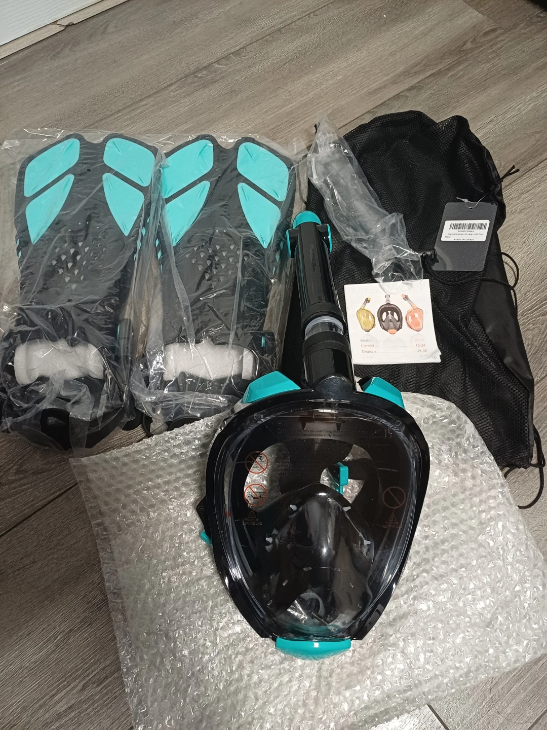 Full Face Snorkel Mask Set with Fins and Bag - photo 4