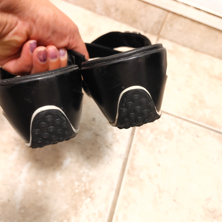 Women's Black Leather Wedge Sandals size 8.5 - photo 4