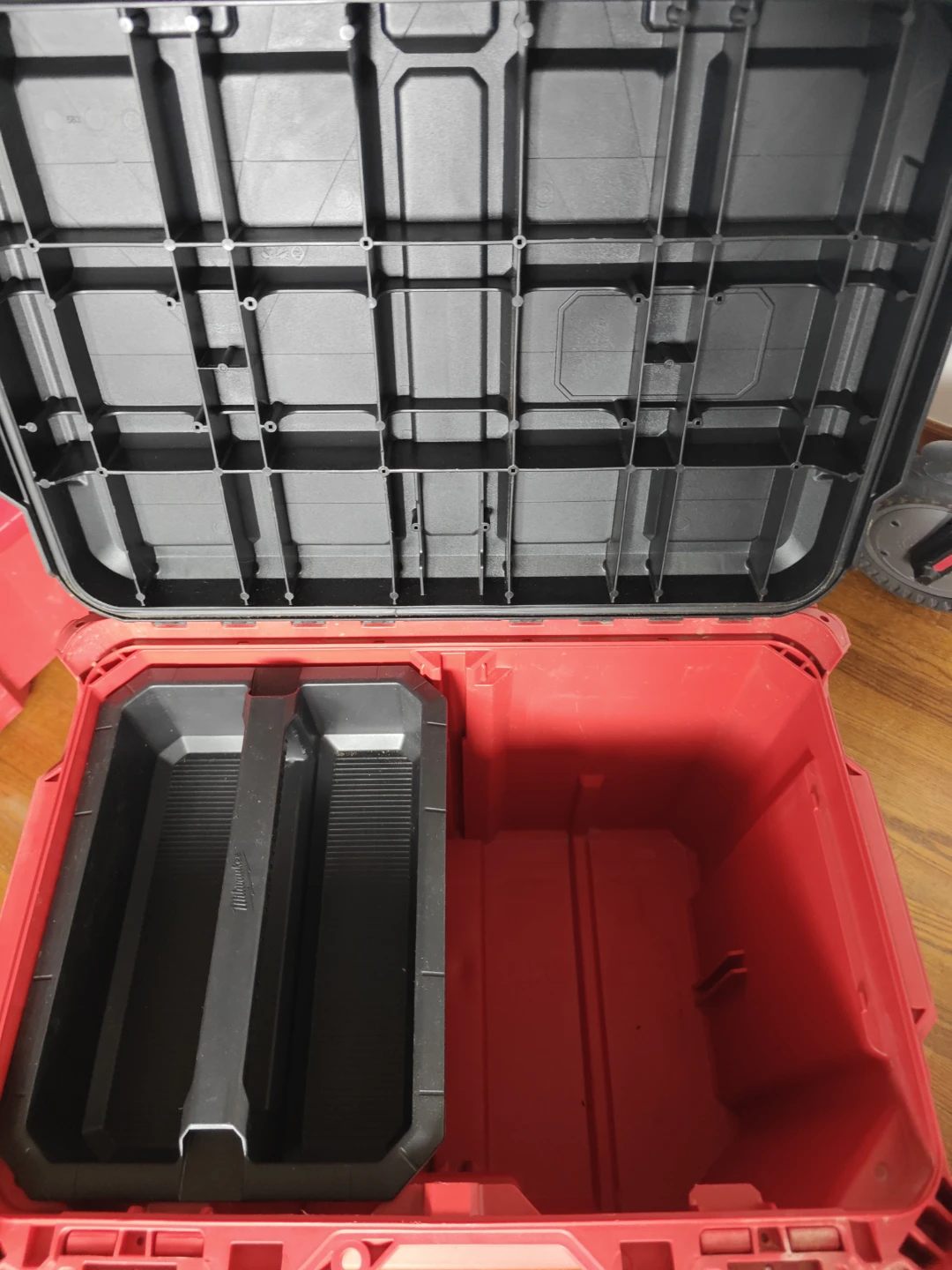 Milwaukee PACKOUT XL Tool Box - photo 2