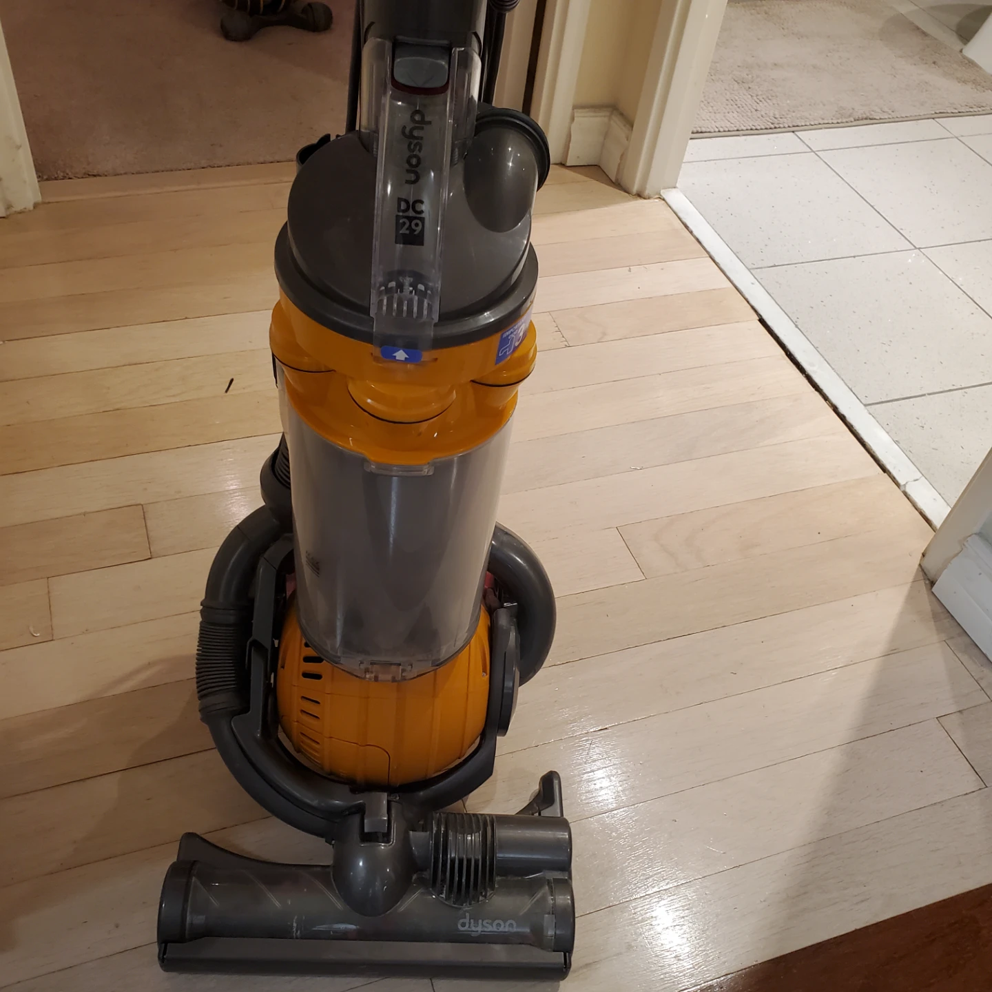 Dyson DC29 Vacuum Cleaner - photo 4