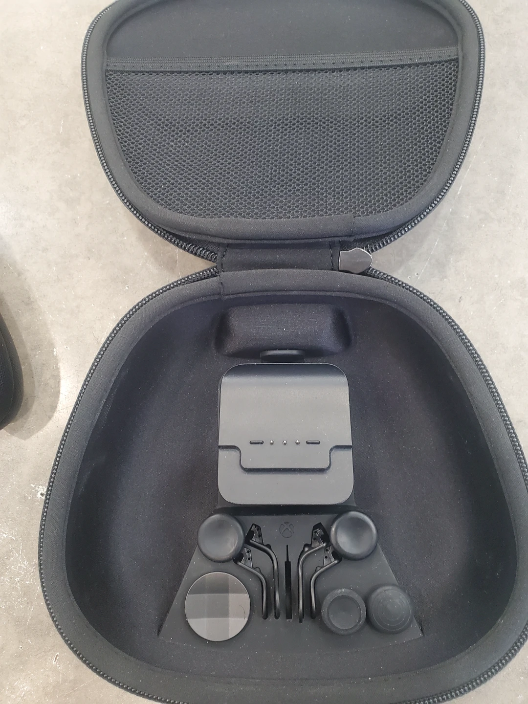 Xbox Elite Series 2 Controller with Case - photo 4
