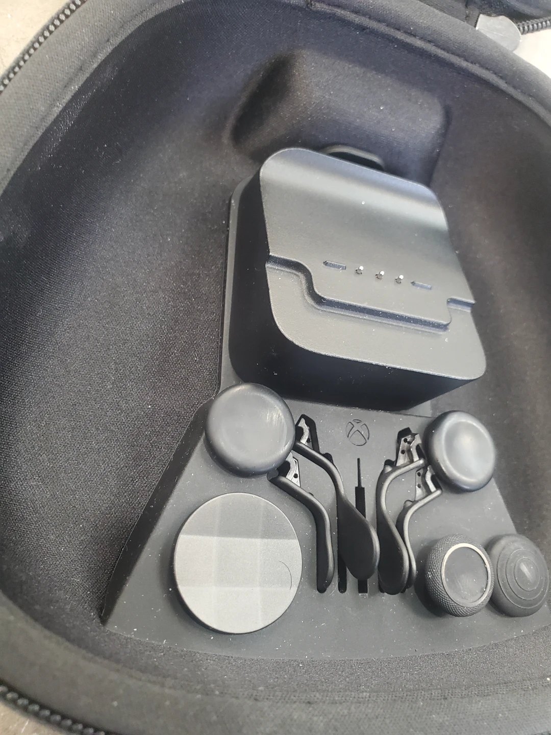 Xbox Elite Series 2 Controller with Case - photo 5
