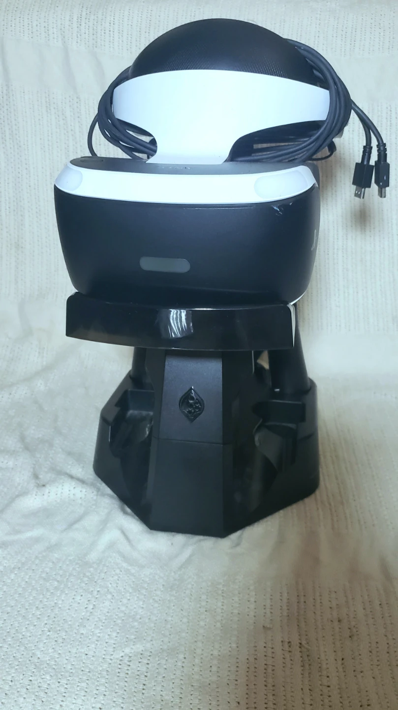 Sony PlayStation 4 VR with Charging Station and The Inpatient - photo 2
