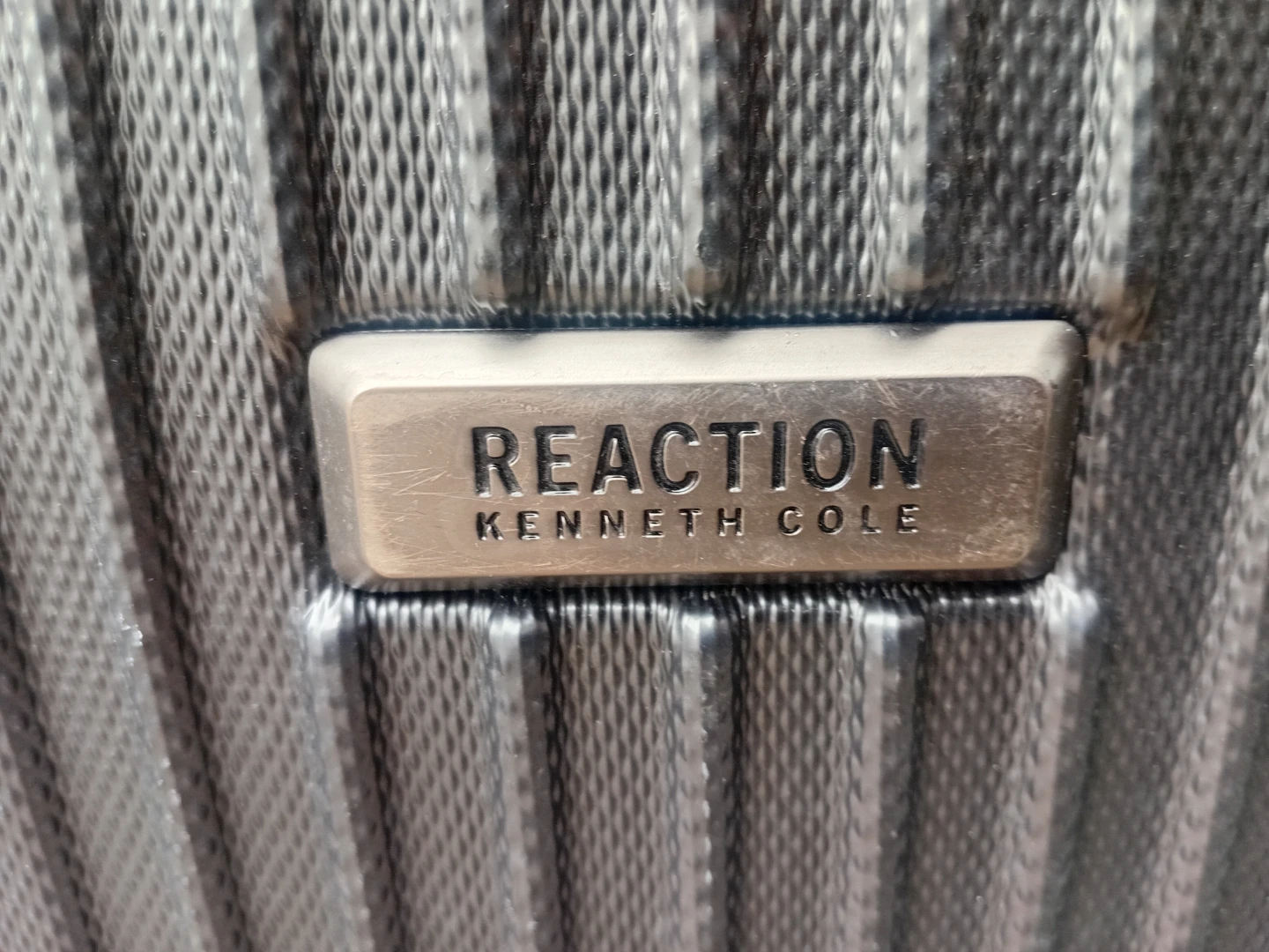 Reaction Kenneth Cole Grey Hardside Suitcase - photo 5