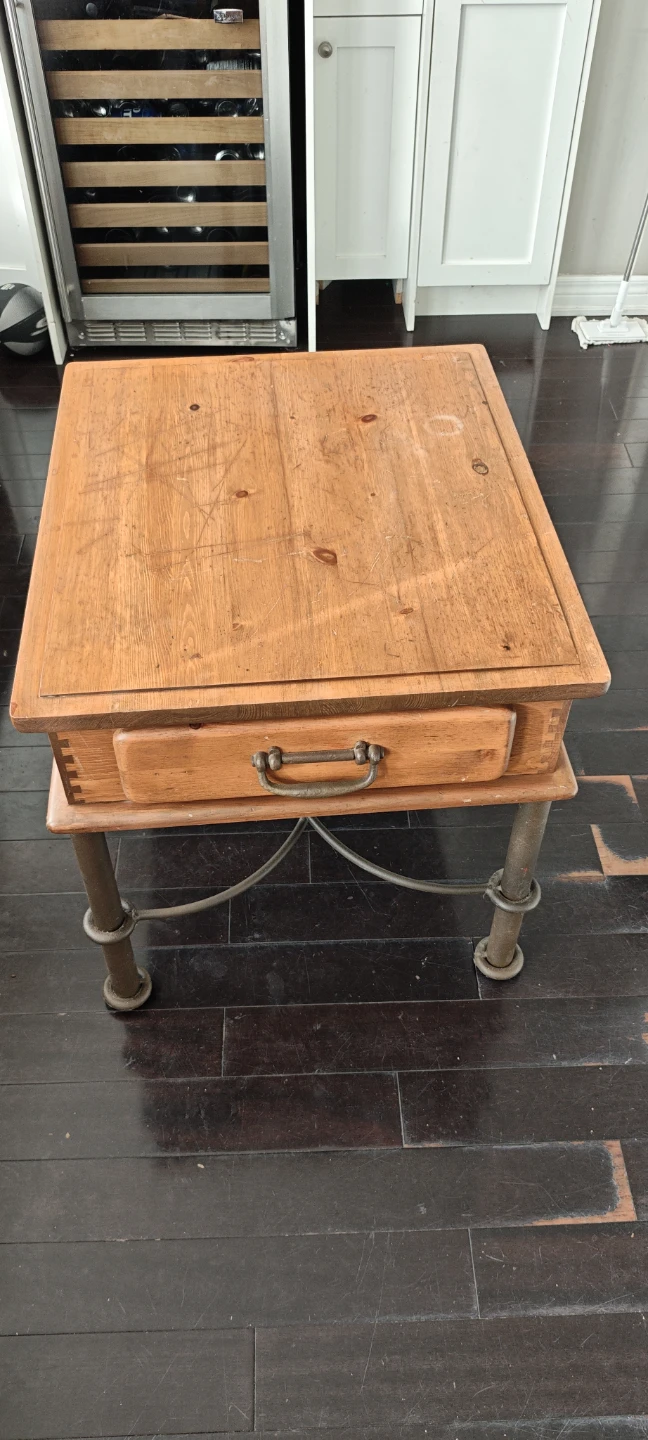 Wooden side table with drawer