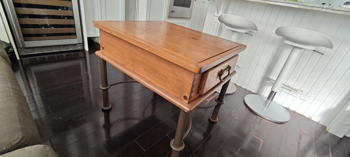 Wooden side table with drawer - photo 4