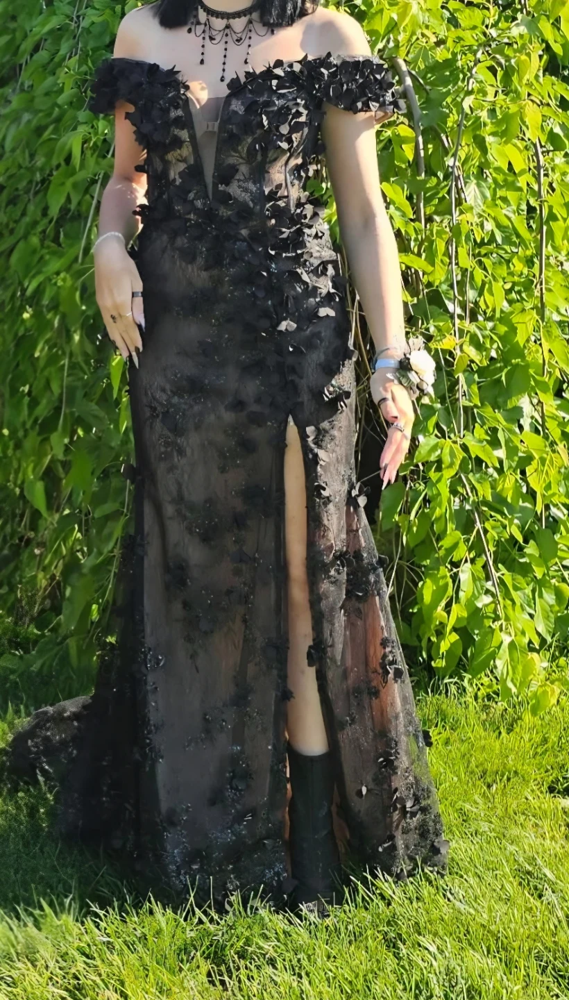 Black Lace prom dress