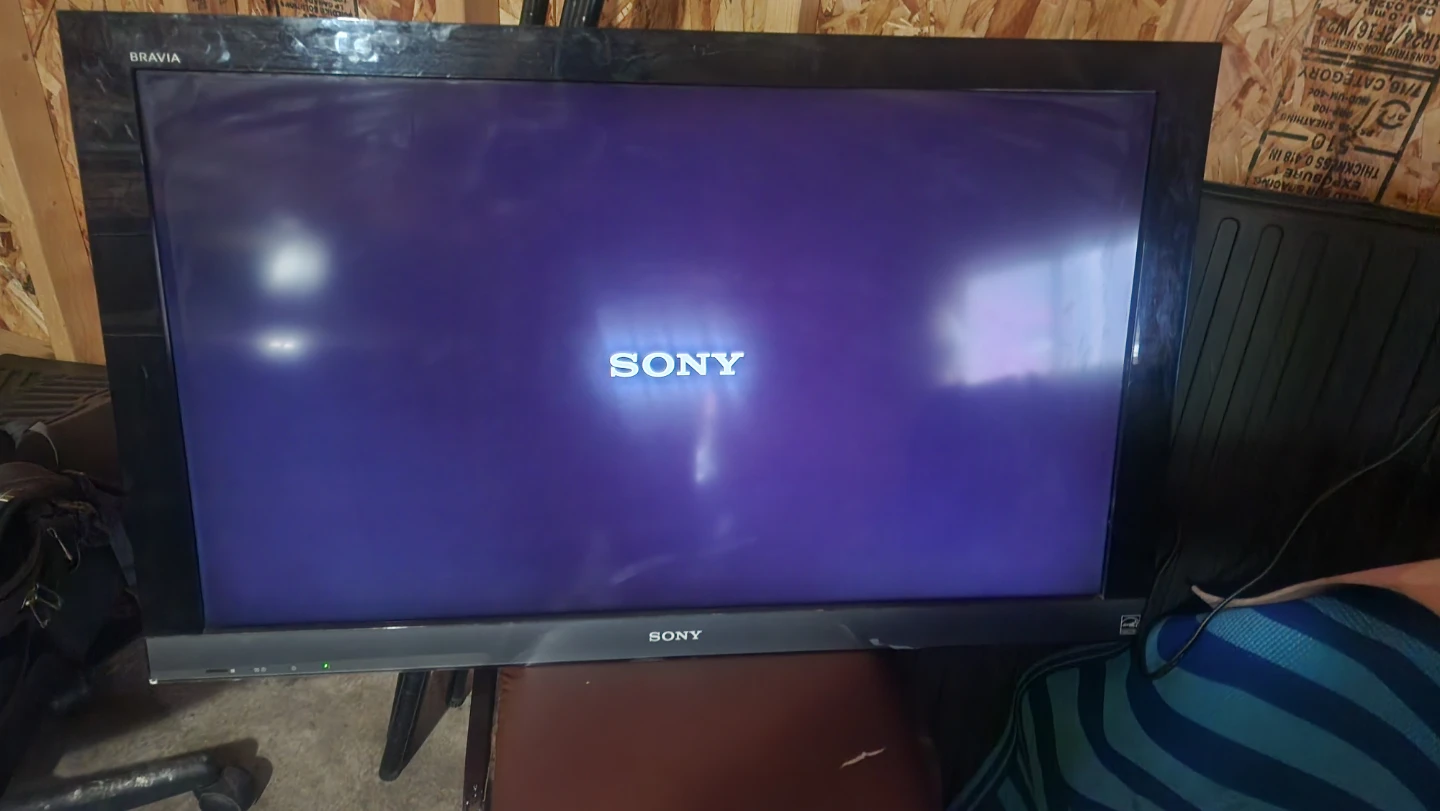 Sony BRAVIA KDL-40EX400 40-inch LCD TV
