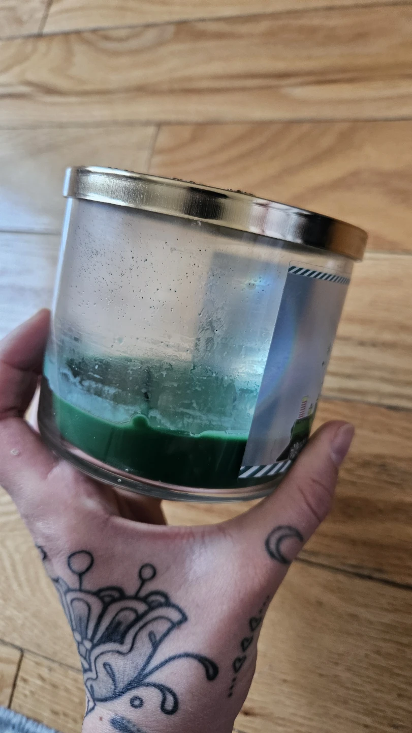 Bath & Body Works Tree Farm 3-Wick Candle - photo 2
