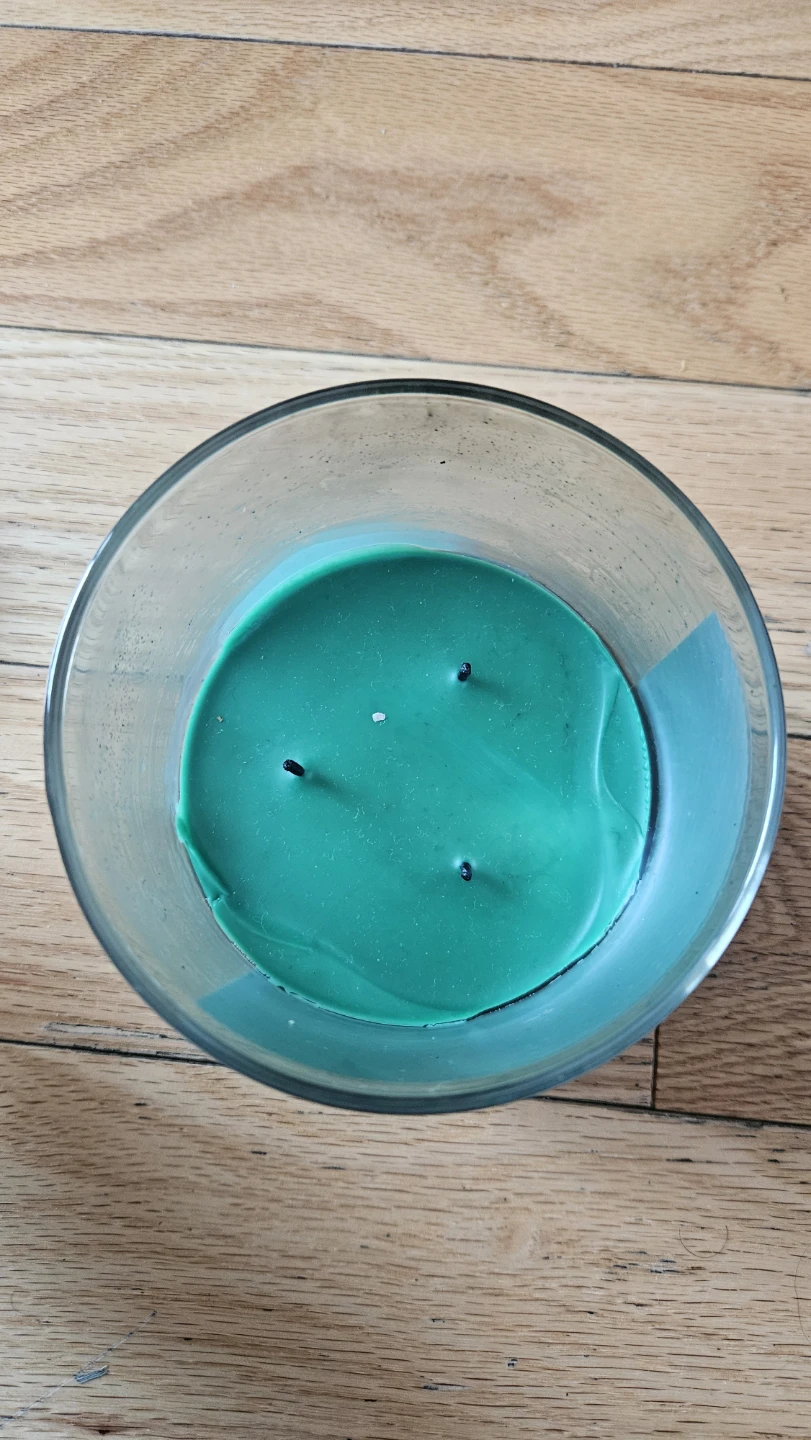 Bath & Body Works Tree Farm 3-Wick Candle - photo 3