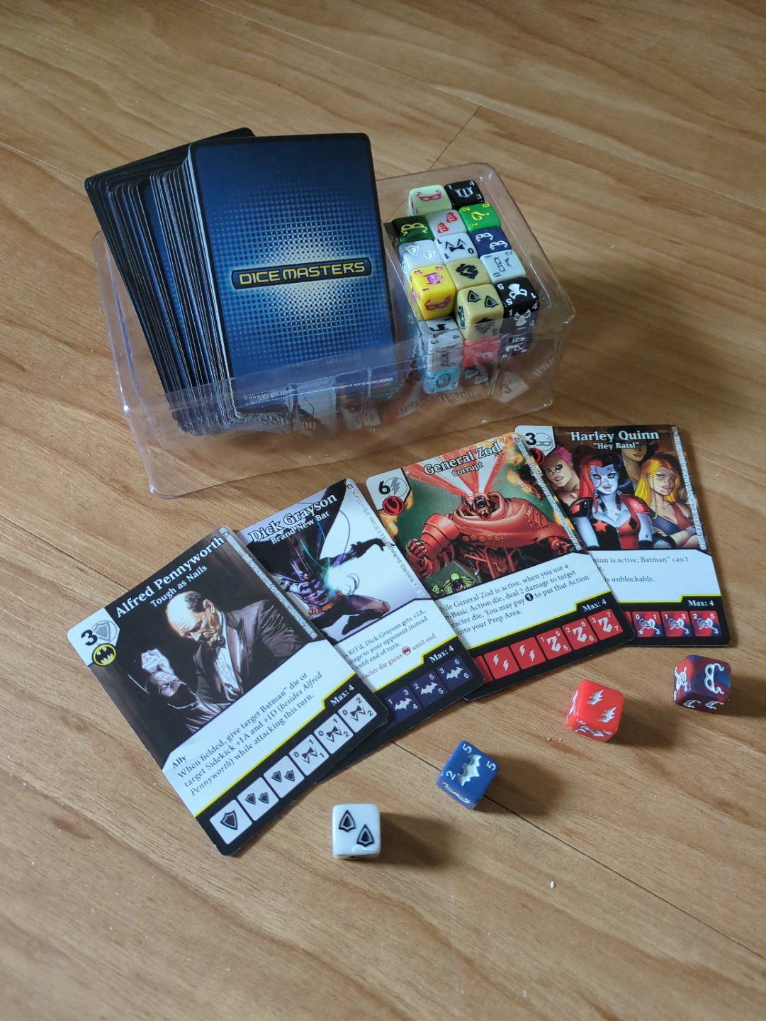 DICE MASTERS Batman Game Cards and Dice🌱