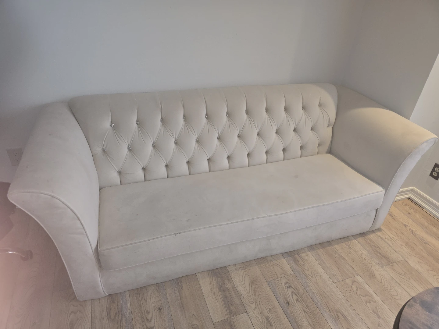 Cream & BlackTufted  Sofa 2 -3 Seater & 1- 2 Seater - photo 3