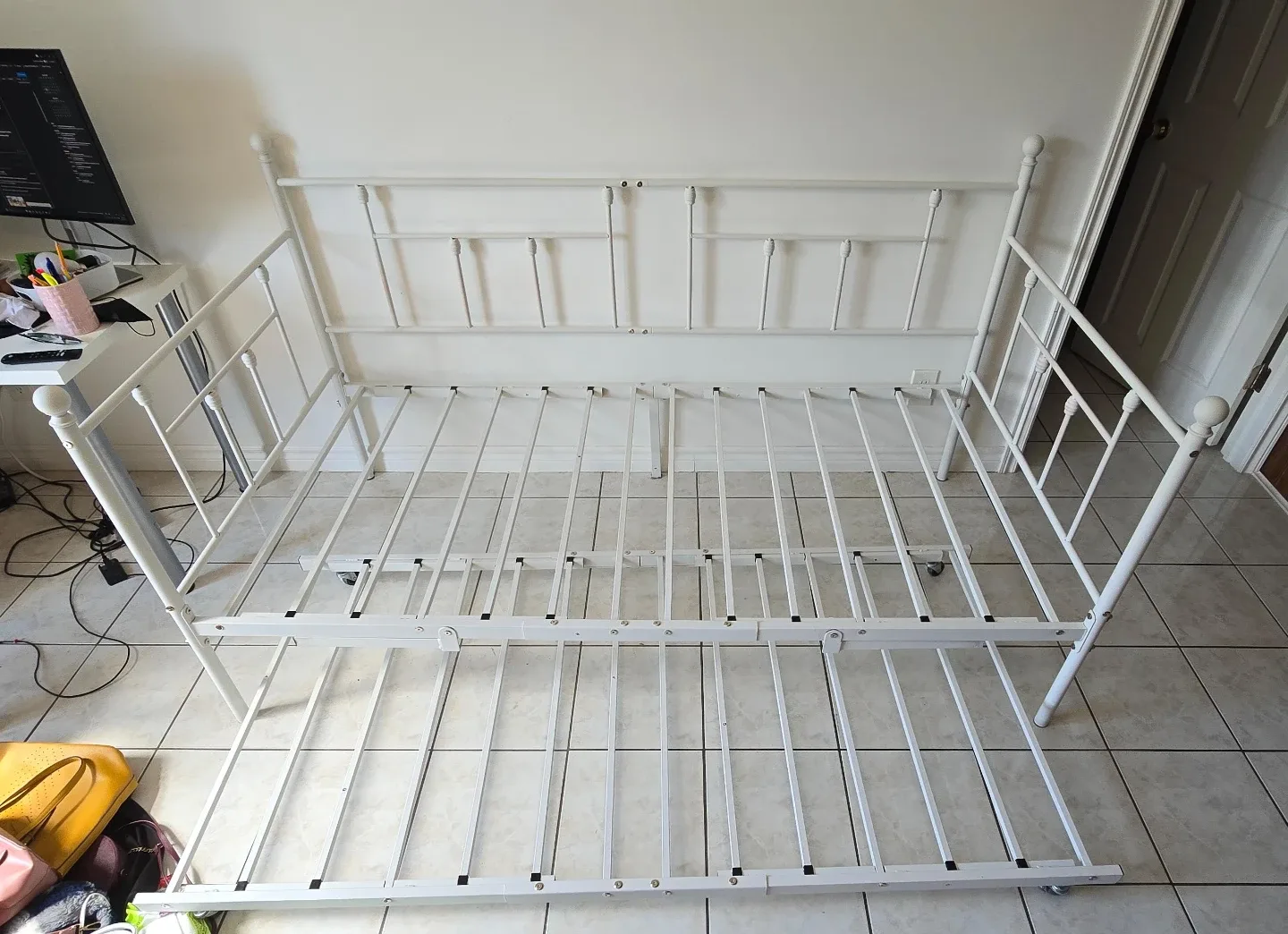 White Metal Daybed Frame with Trundle