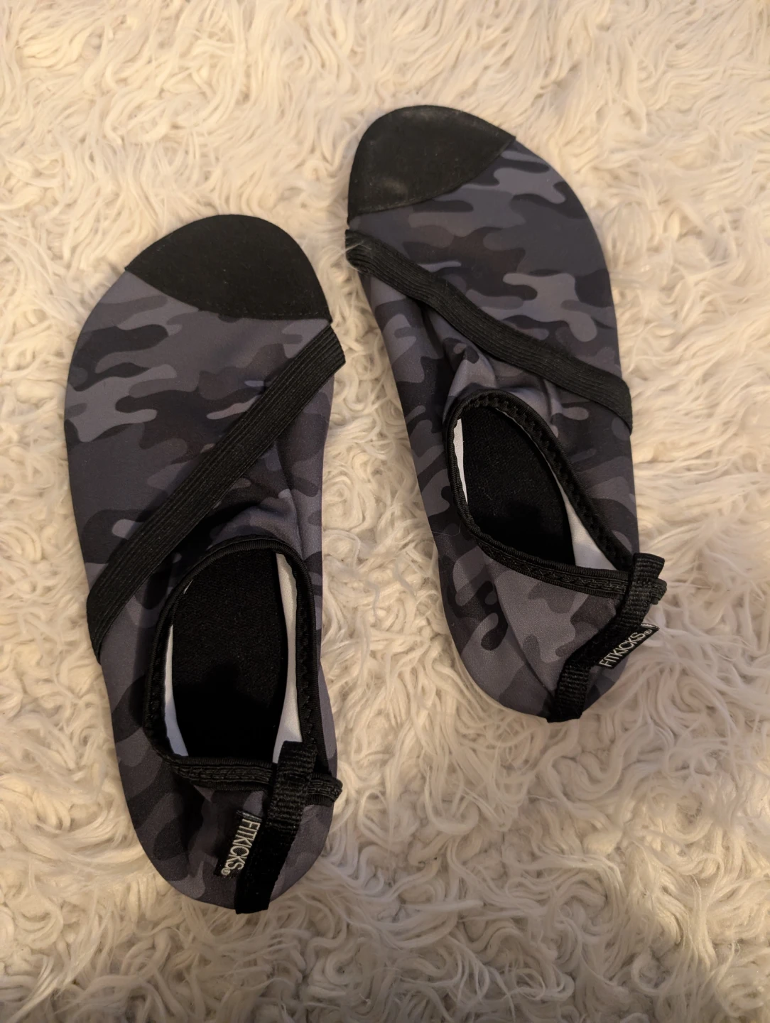 NEW Fitkicks Water Shoes