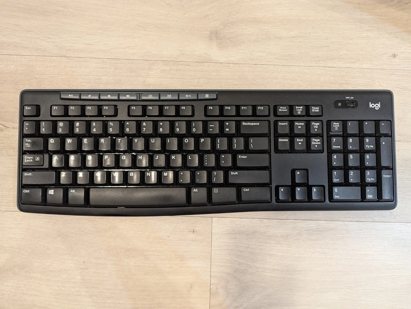 Logitech MK270 Wireless Keyboard and Mouse Combo - photo 2