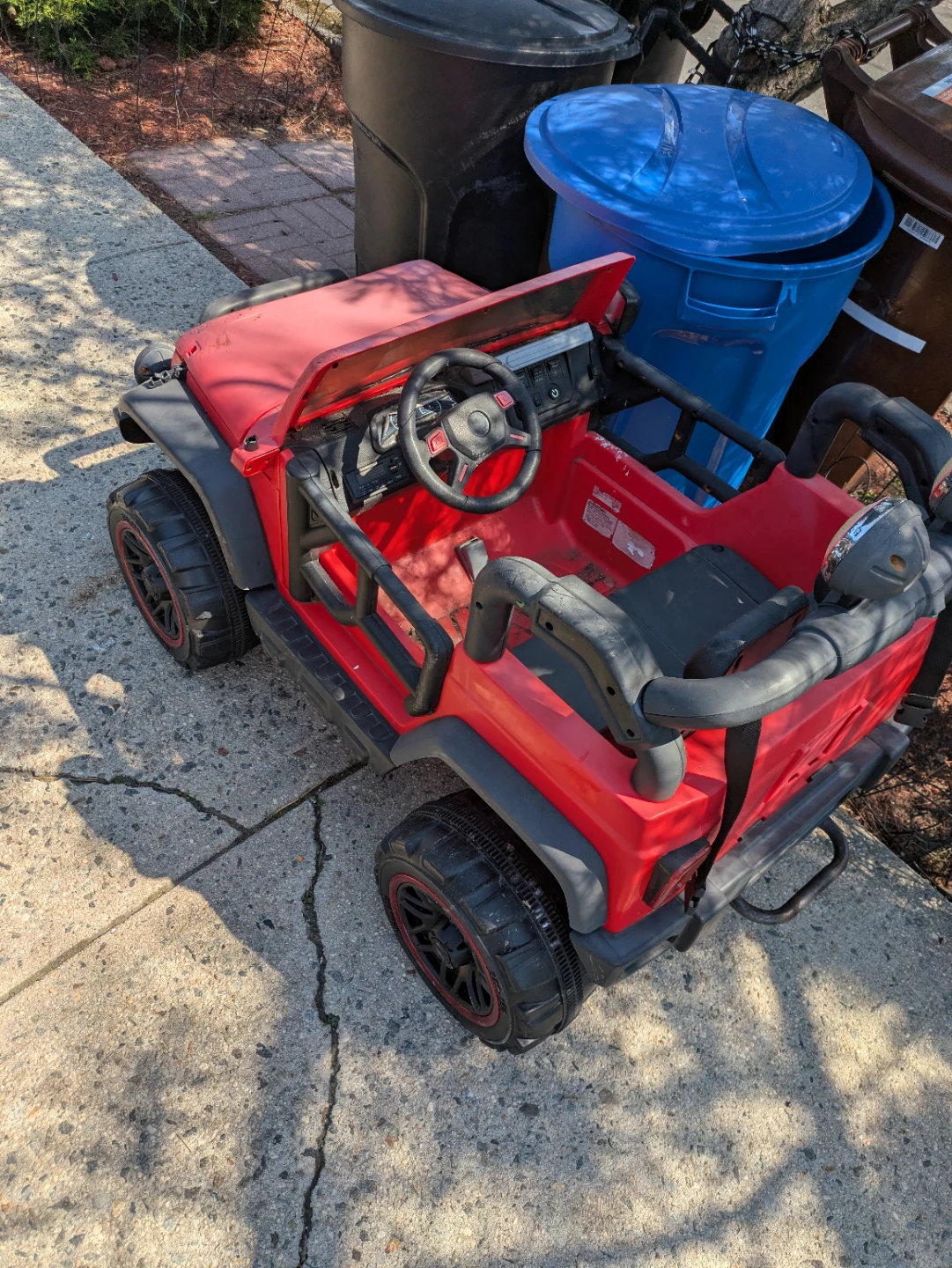 Power Wheels || Jeep || Red