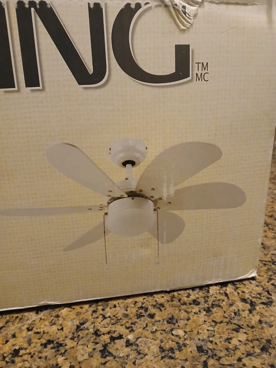 🆕️6-blade ceiling fan with lighting