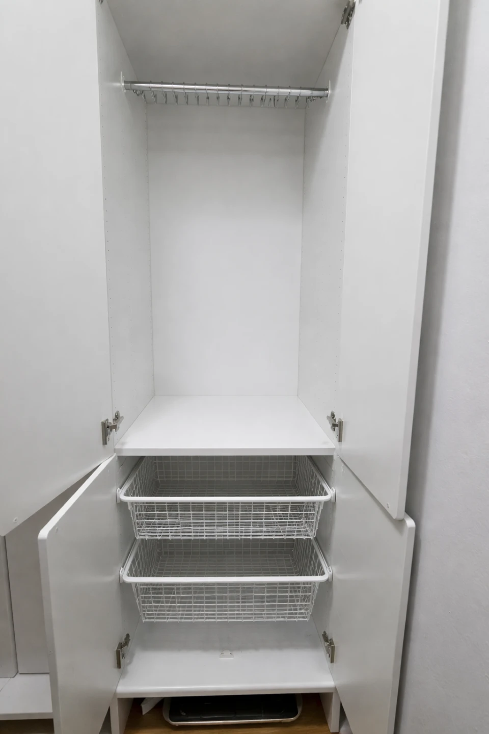 White Wardrobe / Storage Cabinet – Excellent Condition - photo 2