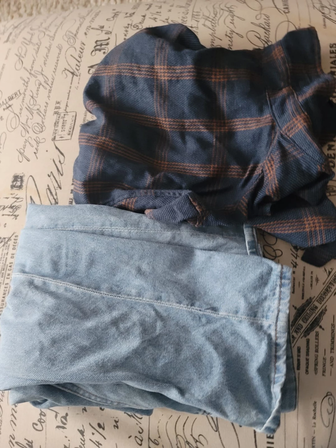 Bundle, shirt and baggy ultra high waist jeans