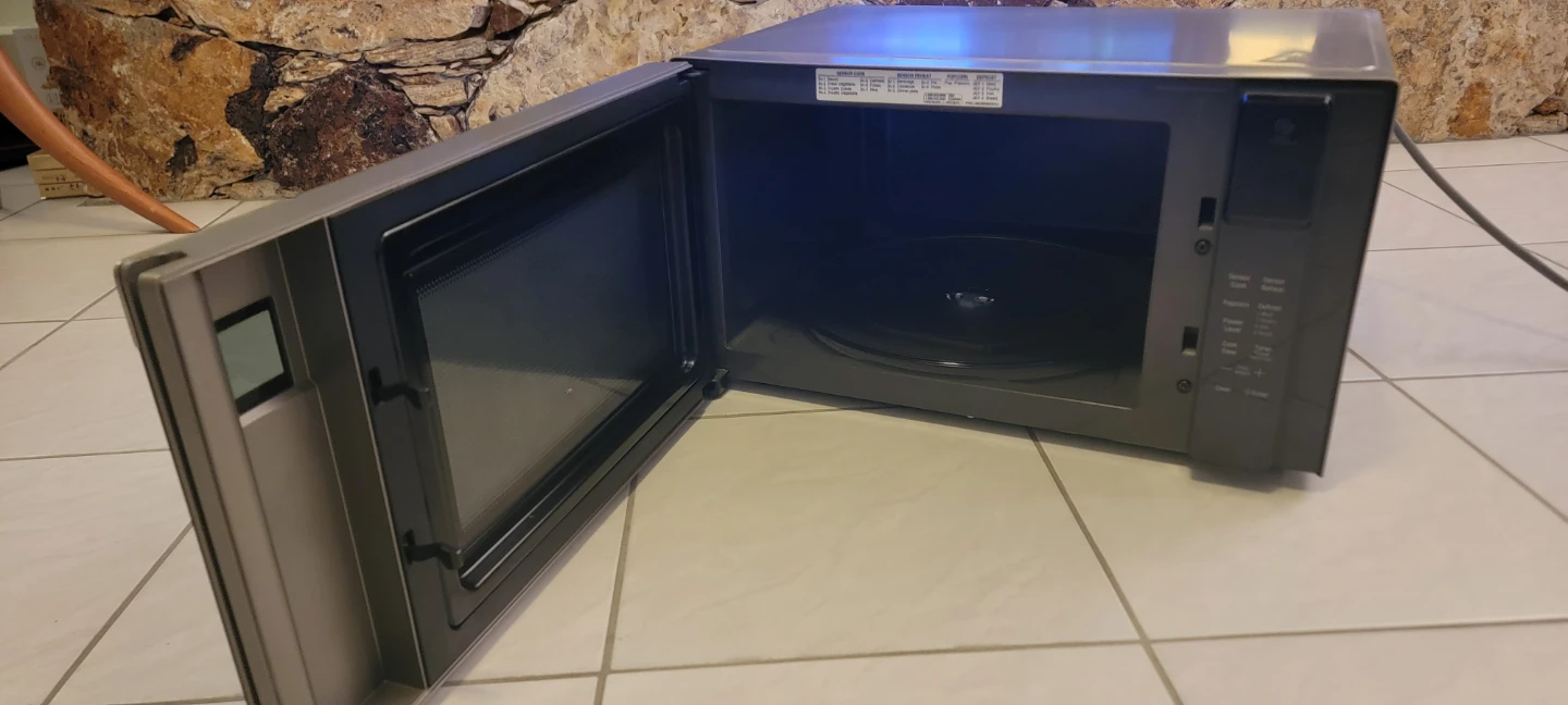 LG Microwave Oven LMC1575ST - photo 5