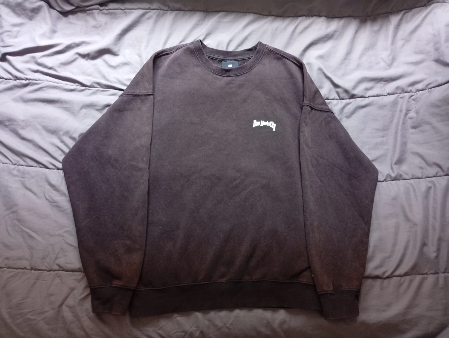 H&M New York City Graphic Crewneck Sweatshirt - photo 3